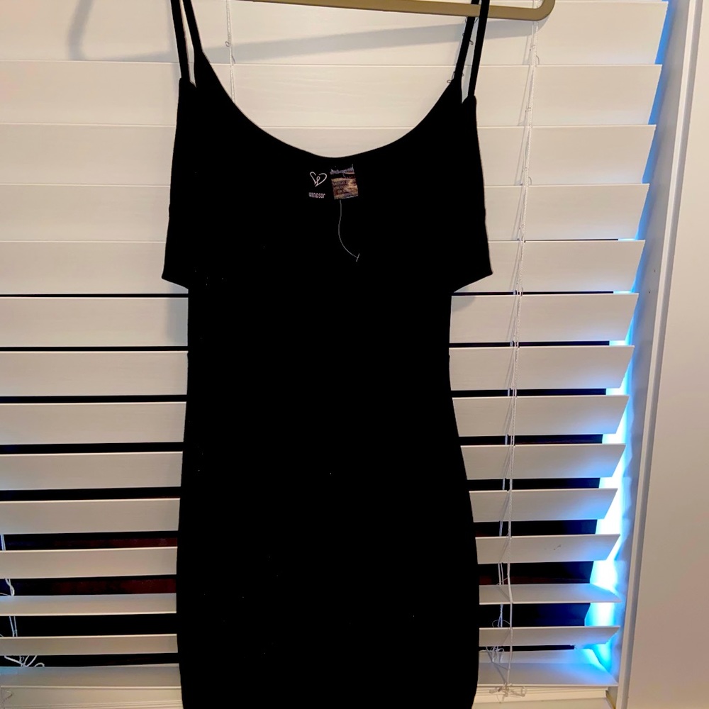 Extremely cute strappy front dress, black